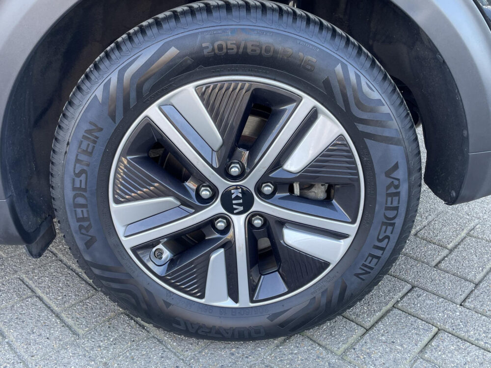 Kia Niro 1.6 GDi PHEV DynamicLine 17