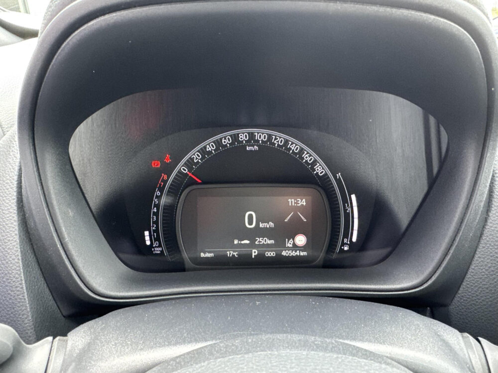 Toyota Aygo X 1.0 VVT-i S-CVT Envy 13