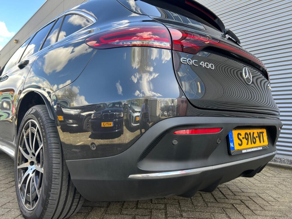 Mercedes-Benz EQC 400 4MATIC AMG Line 80 kWh 7