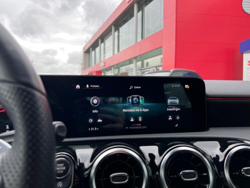 Mercedes-Benz A-Klasse 200 AMG Line 17