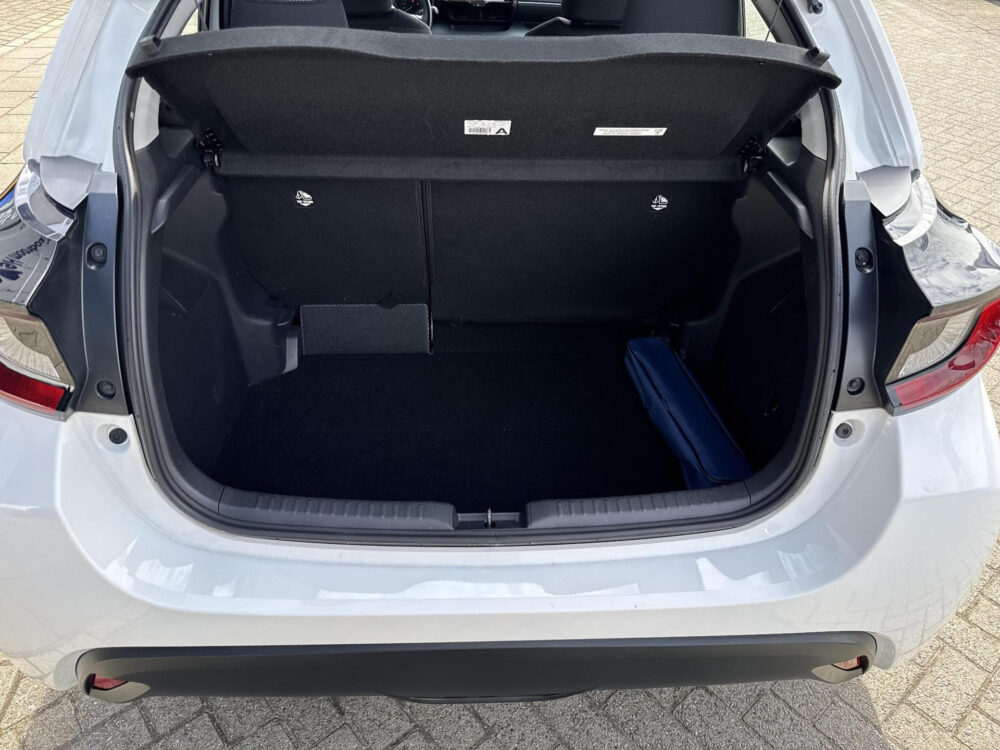 Toyota Yaris 1.5 Hybrid Active 16