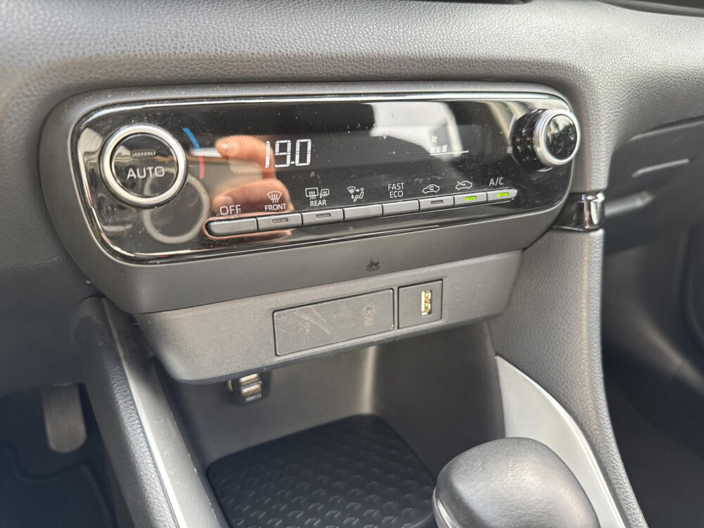 Toyota Yaris 1.5 Hybrid Active 18