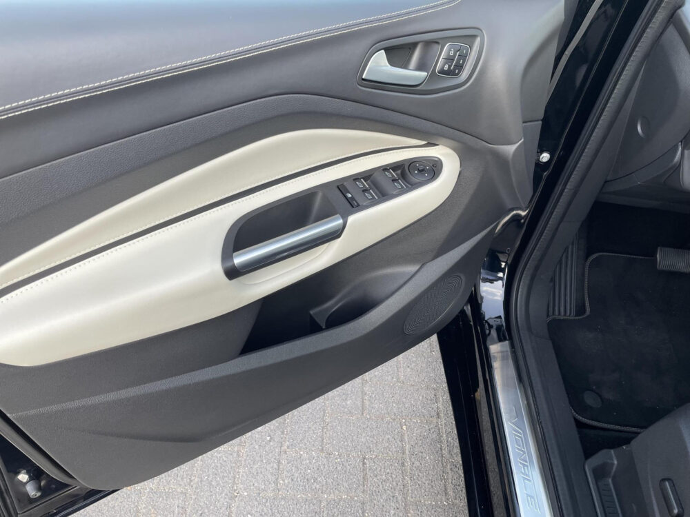 Ford Kuga 1.5 EcoBoost Vignale 9