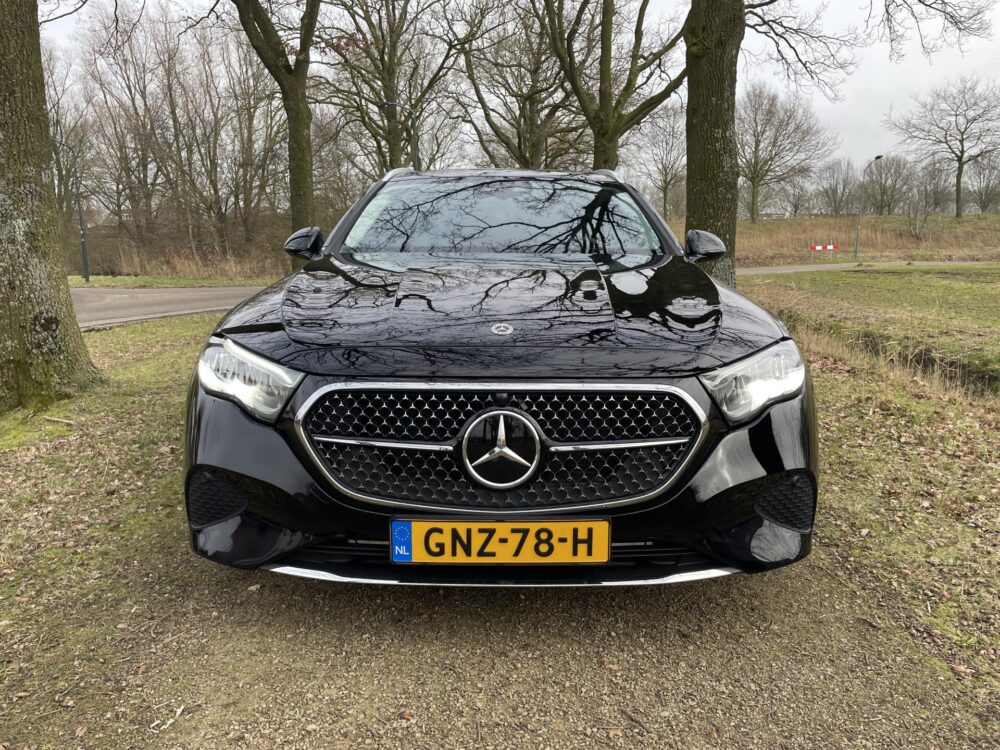Mercedes-Benz E-Klasse Estate 300 e Luxury Line 1