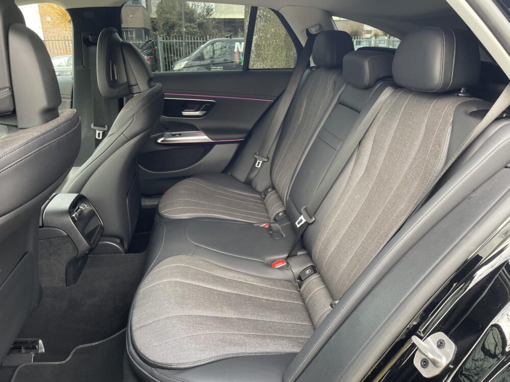 Mercedes-Benz E-Klasse Estate 300 e Luxury Line 10