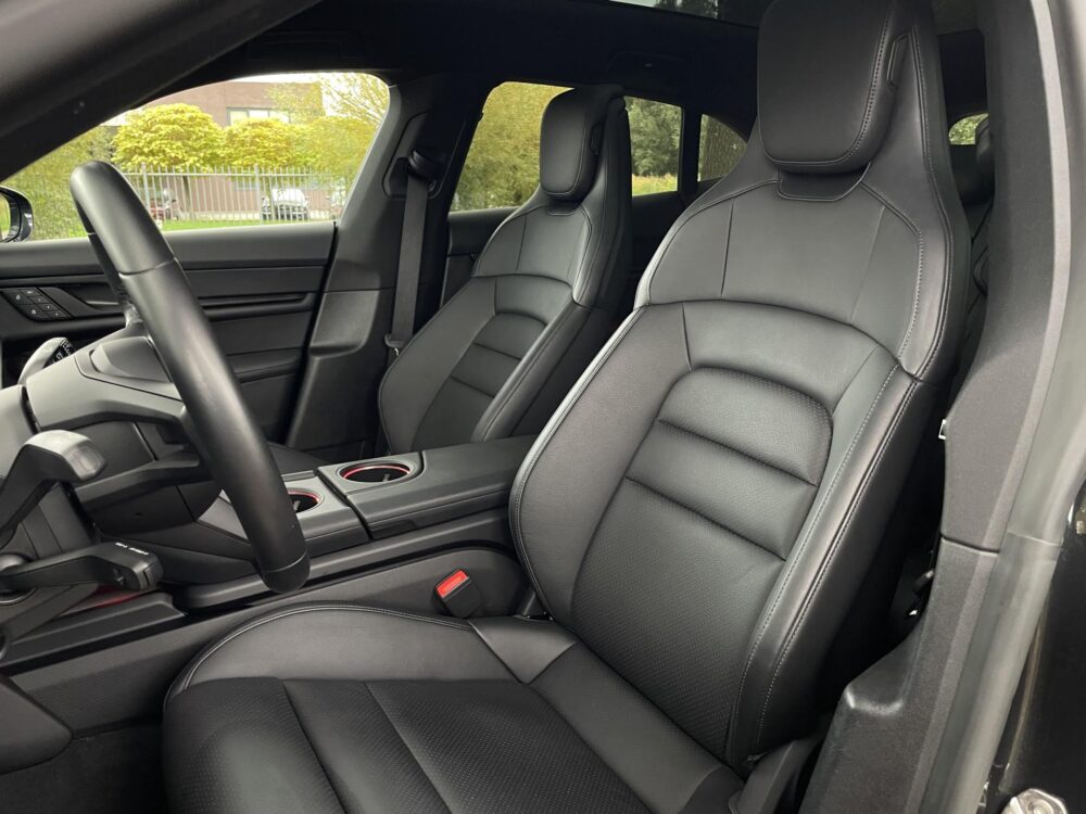 Porsche Taycan Cross Turismo 4S 93 kWh 10