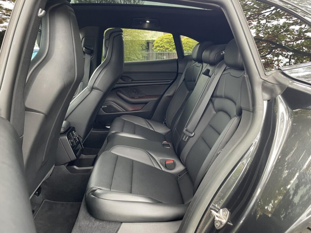 Porsche Taycan Cross Turismo 4S 93 kWh 12