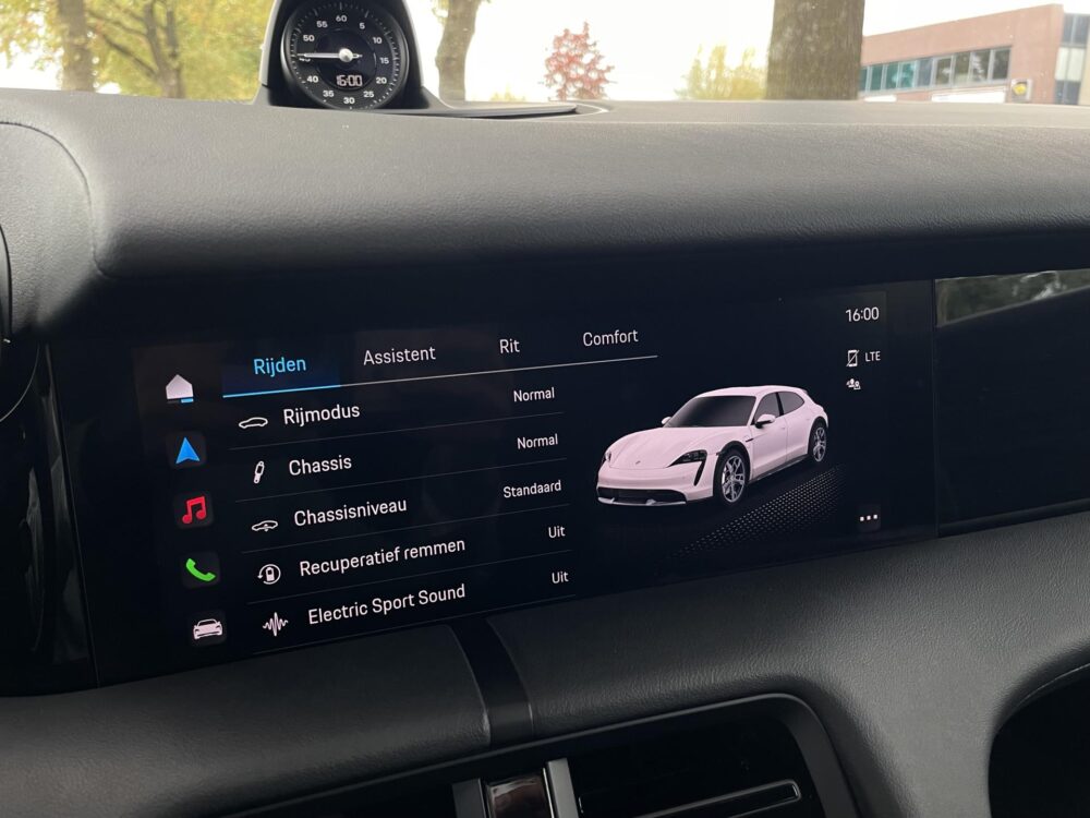 Porsche Taycan Cross Turismo 4S 93 kWh 29