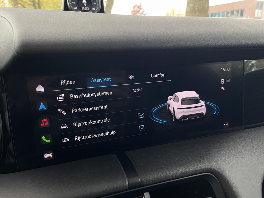 Porsche Taycan Cross Turismo 4S 93 kWh 31