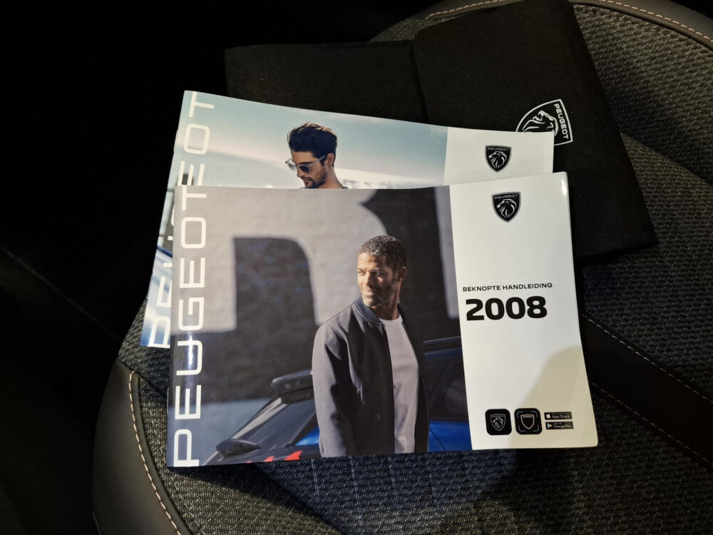 Peugeot 2008 1.2 PureTech 100 Allure 21