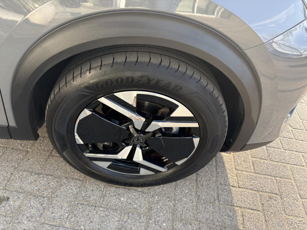 Peugeot 2008 1.2 PureTech 100 Allure 4