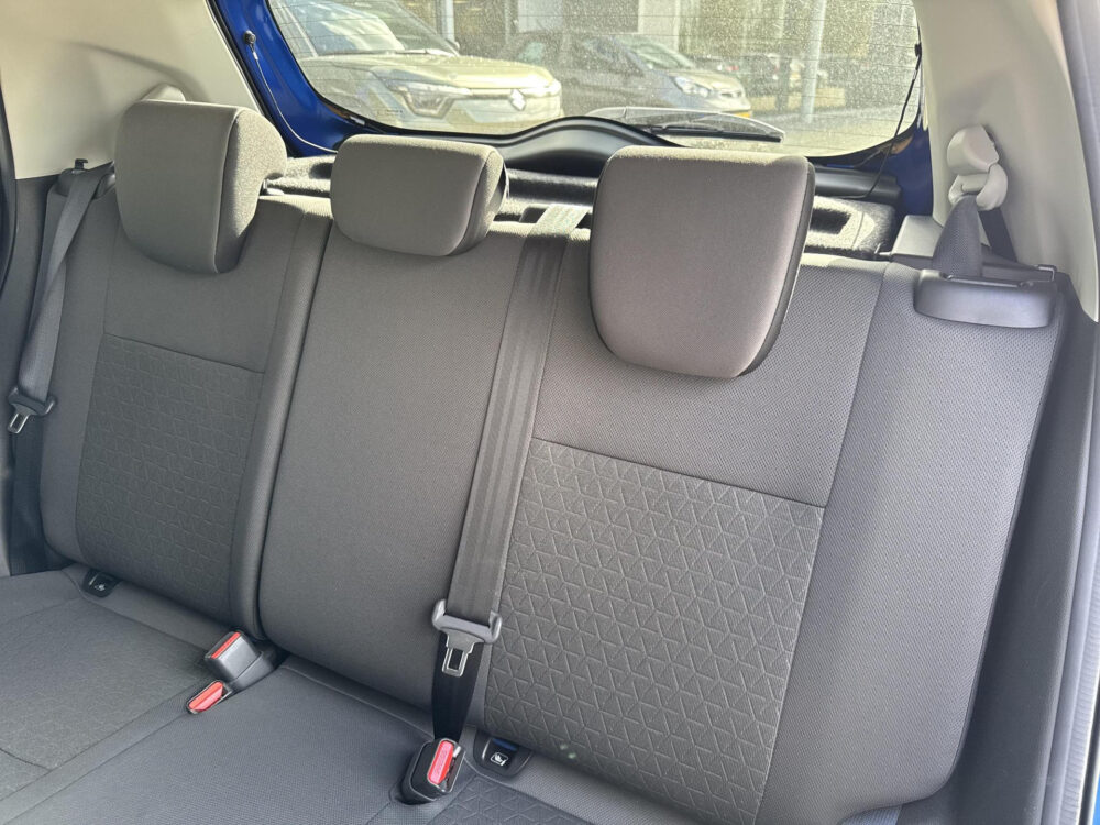 Suzuki Swift 1.2 Select Smart Hybrid 14