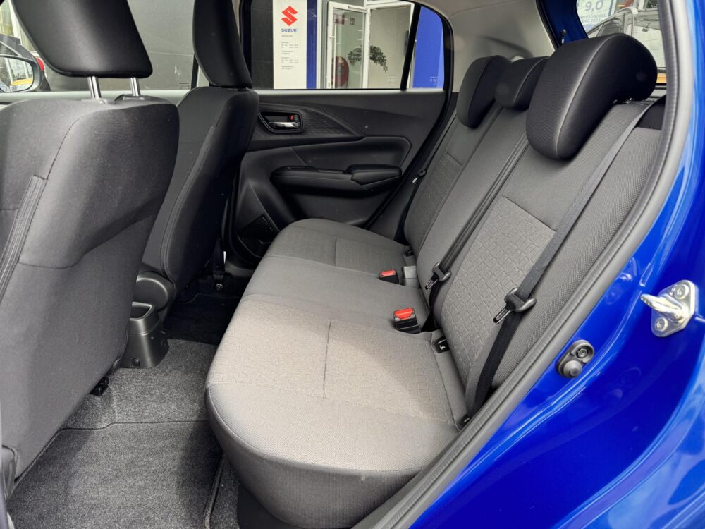 Suzuki Swift 1.2 Style Smart Hybrid 12