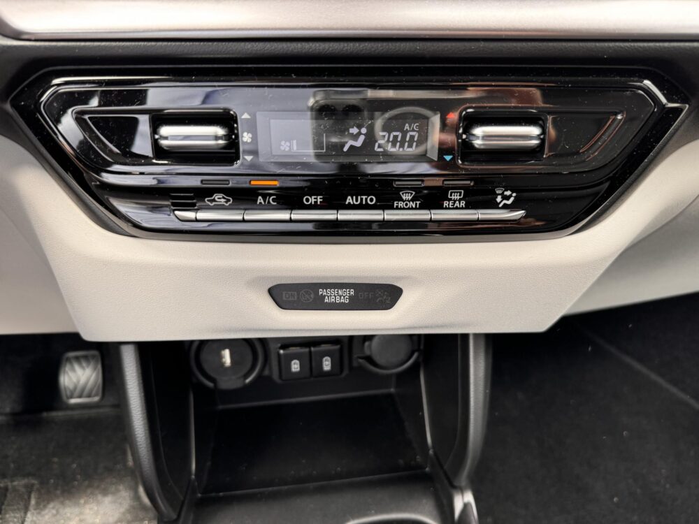 Suzuki Swift 1.2 Style Smart Hybrid 15