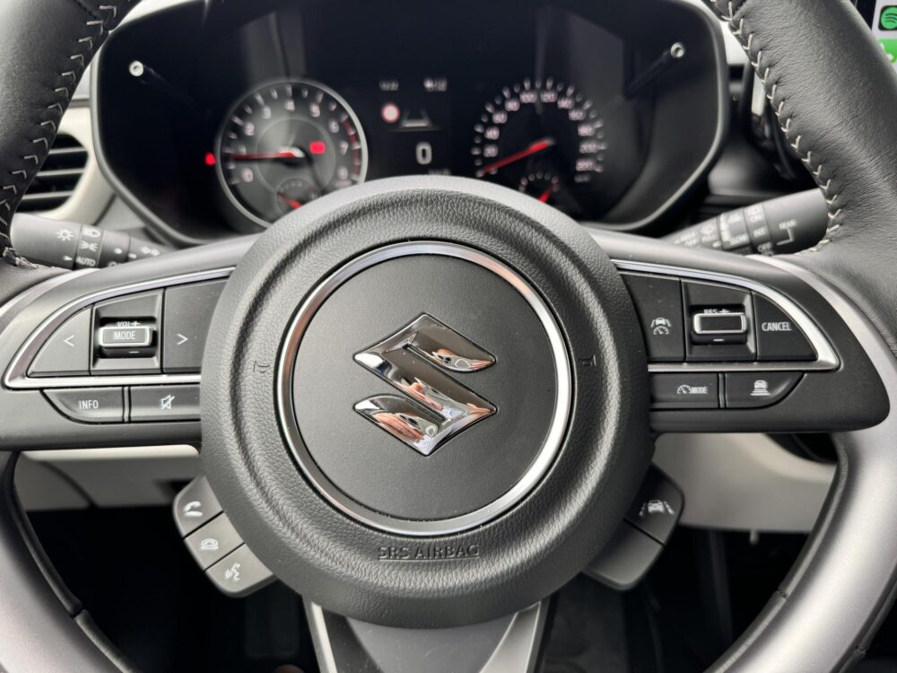 Suzuki Swift 1.2 Style Smart Hybrid 18