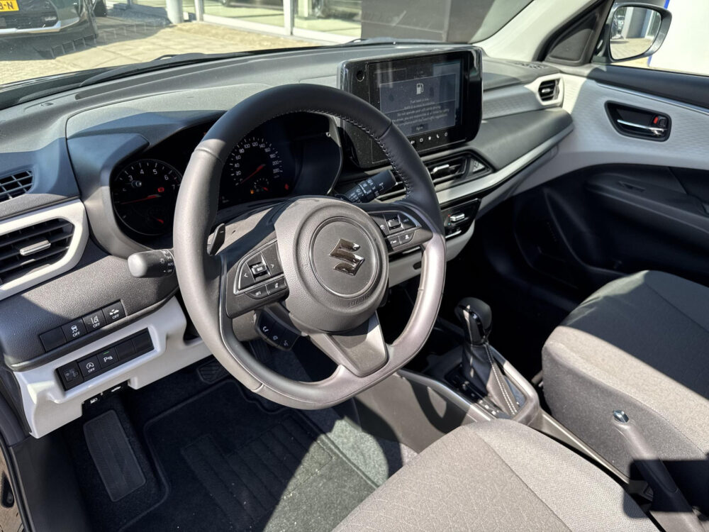 Suzuki Swift 1.2 Style Smart Hybrid 8