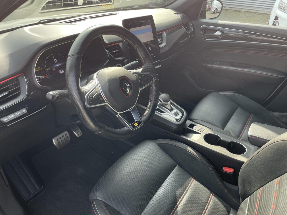 Renault Arkana 1.6 E-Tech Hybrid 145 R.S. Line 8