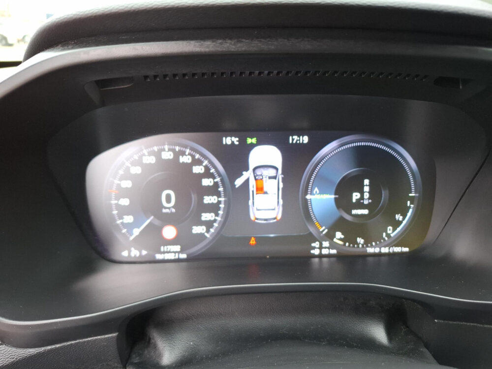 Volvo XC40 1.5 T5 Recharge R-Design 13