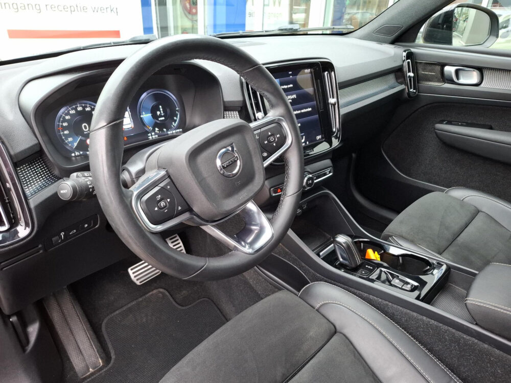 Volvo XC40 1.5 T5 Recharge R-Design 8