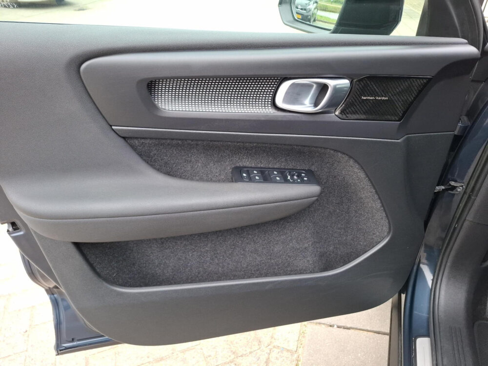 Volvo XC40 1.5 T5 Recharge R-Design 9