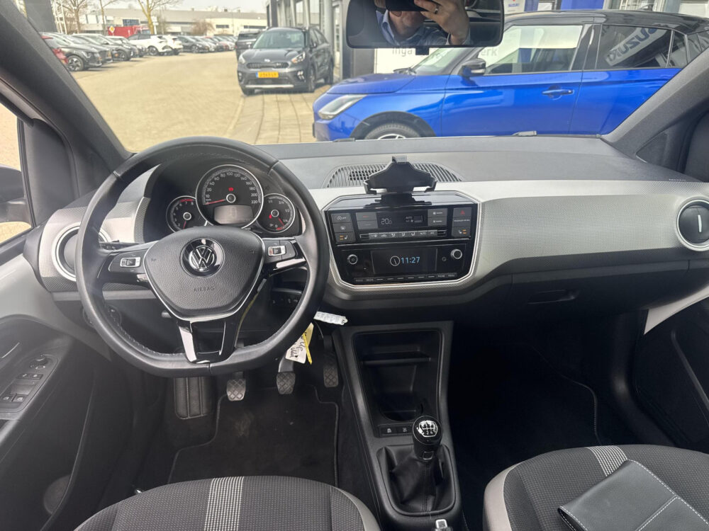 Volkswagen up! 1.0 TSI BMT high up! 90 pk 1e Eig. 11