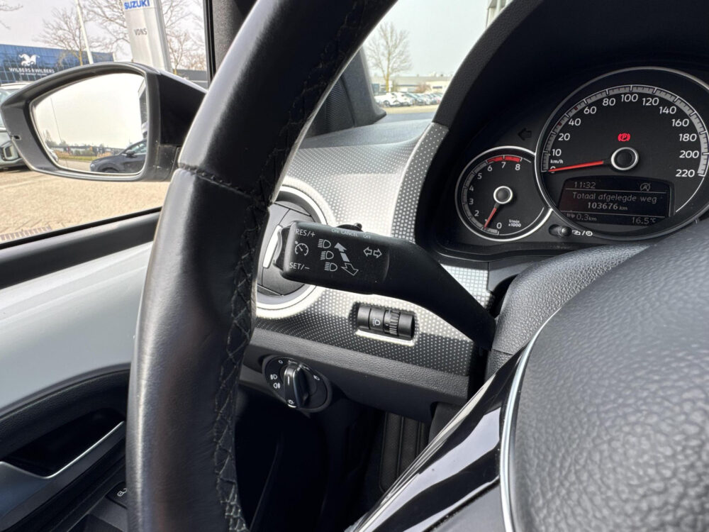 Volkswagen up! 1.0 TSI BMT high up! 90 pk 1e Eig. 15