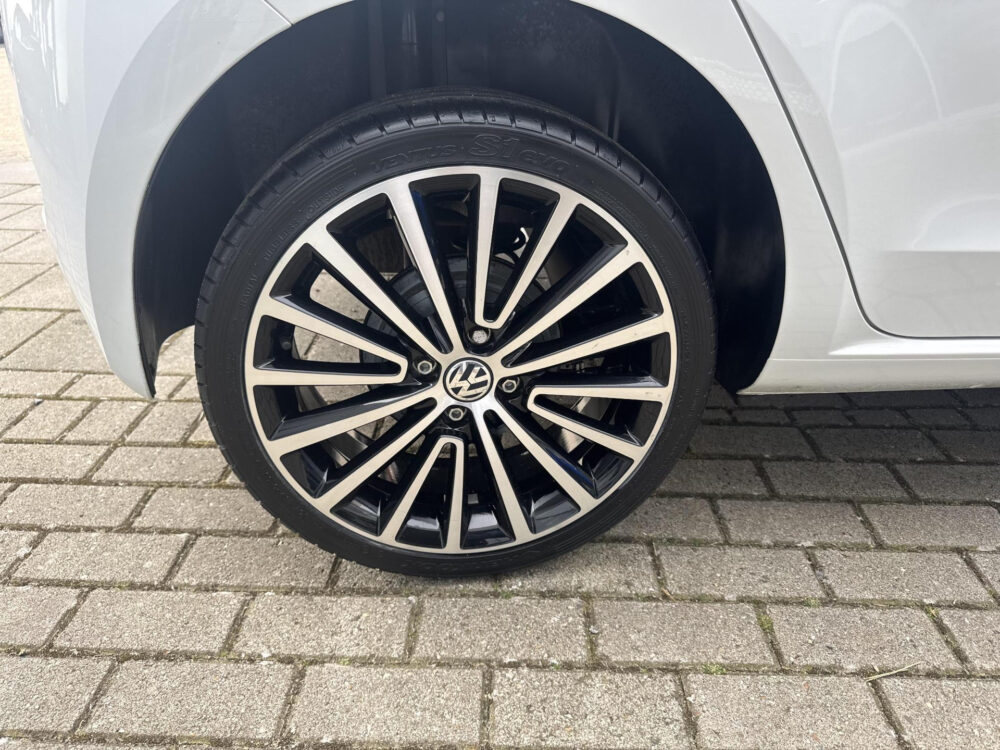 Volkswagen up! 1.0 TSI BMT high up! 90 pk 1e Eig. 25