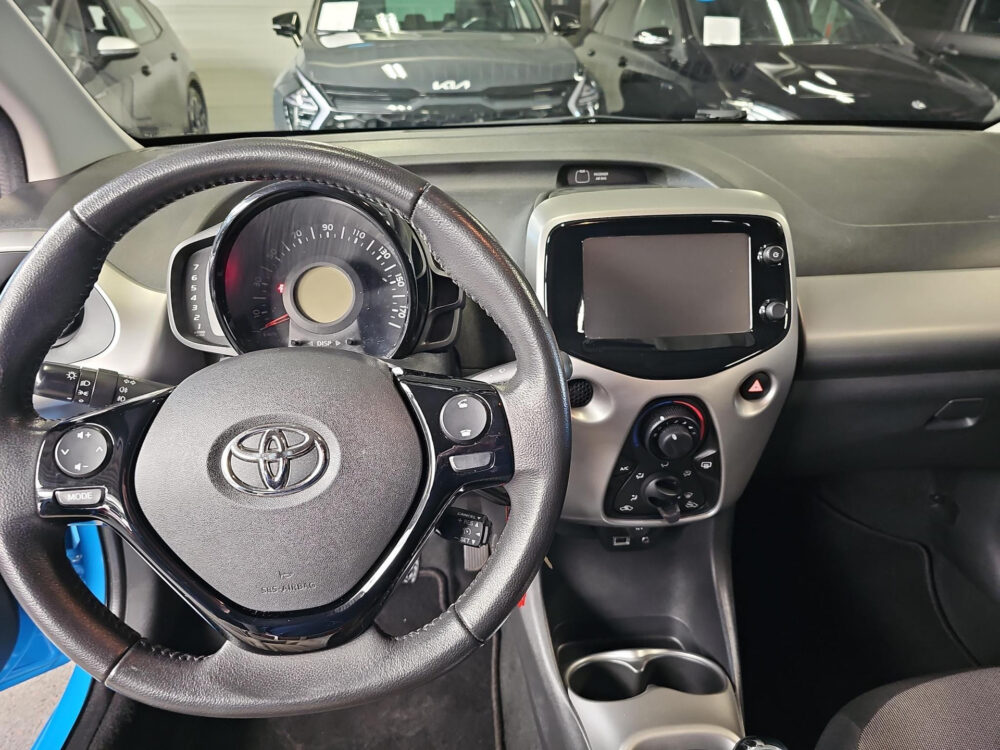 Toyota Aygo 1.0 VVT-i x-play 12