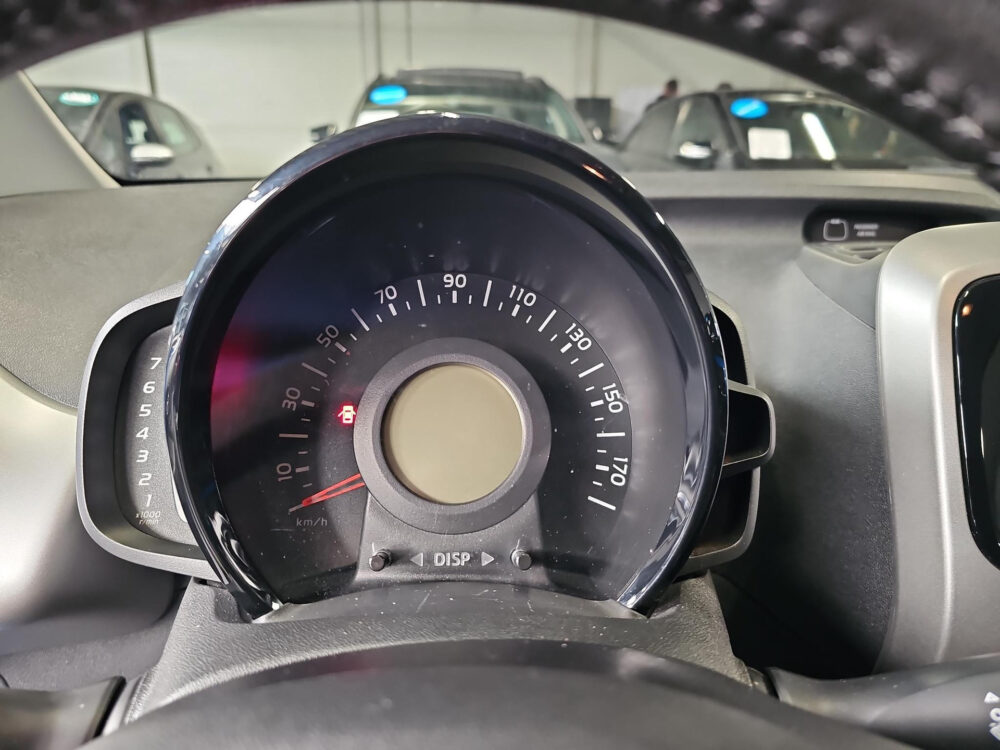 Toyota Aygo 1.0 VVT-i x-play 13