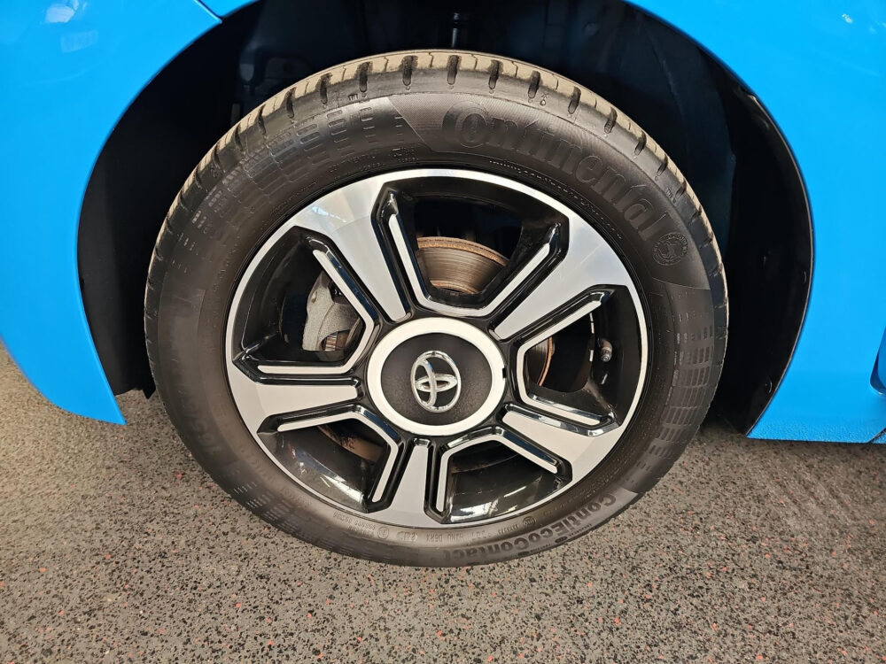 Toyota Aygo 1.0 VVT-i x-play 17