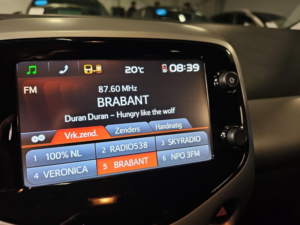 Toyota Aygo 1.0 VVT-i x-play 23
