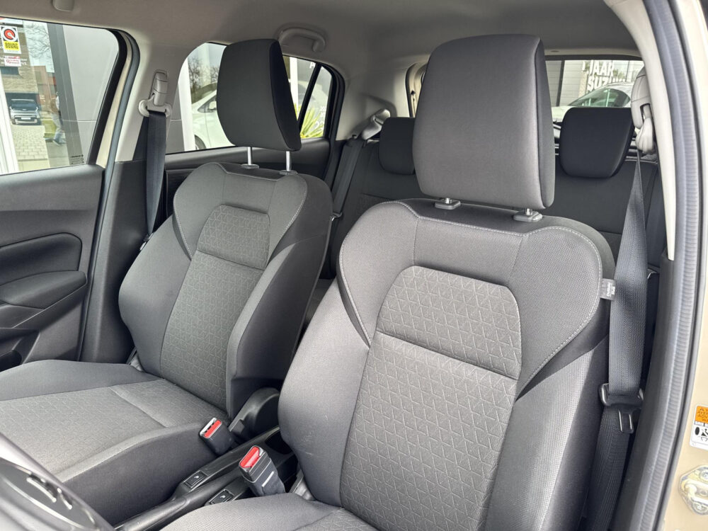 Suzuki Swift 1.2 Style Smart Hybrid 10