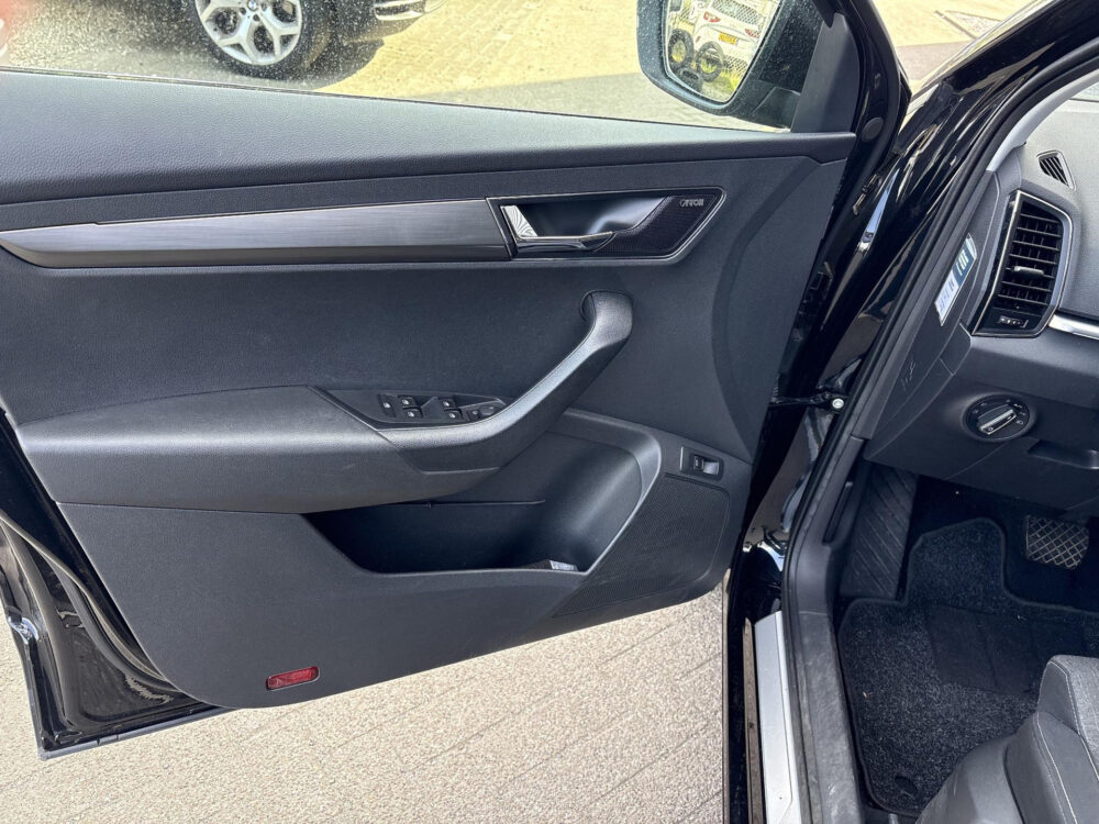 Škoda Karoq 1.5 TSI ACT Business Edition Plus 9