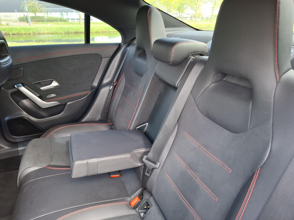 Mercedes-Benz CLA-Klasse 180 Premium Plus 16