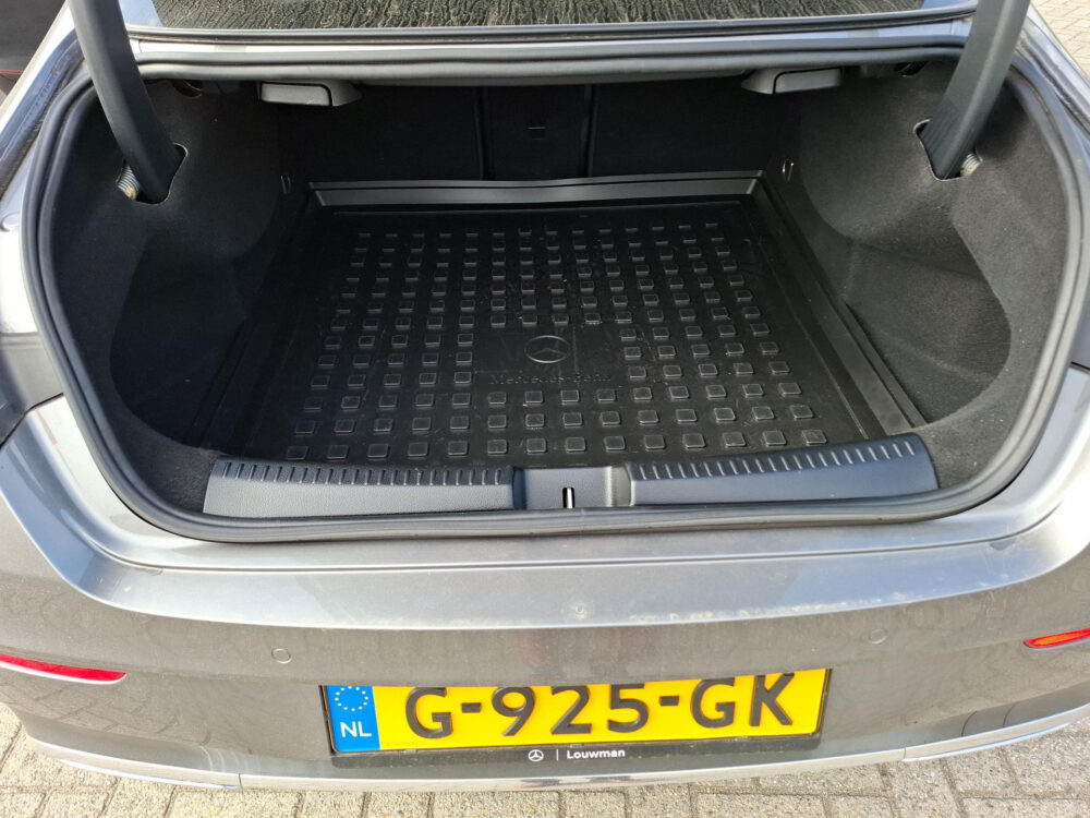 Mercedes-Benz CLA-Klasse 180 Premium Plus 17