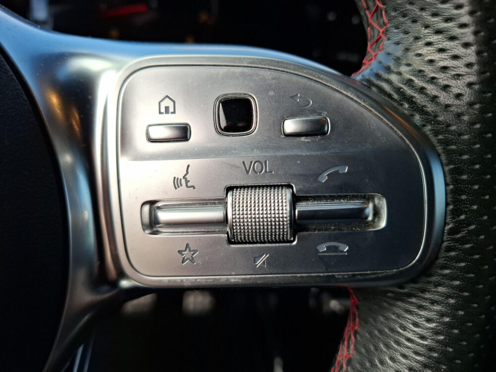 Mercedes-Benz CLA-Klasse 180 Premium Plus 24