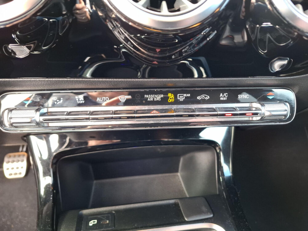 Mercedes-Benz CLA-Klasse 180 Premium Plus 26
