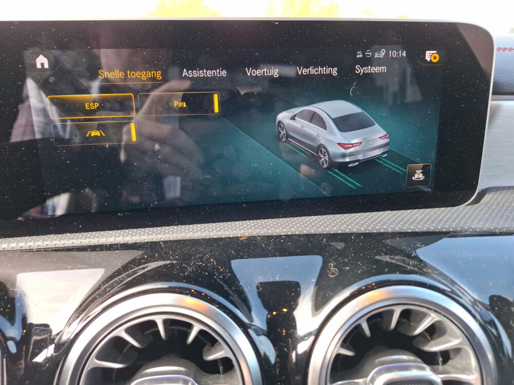 Mercedes-Benz CLA-Klasse 180 Premium Plus 34