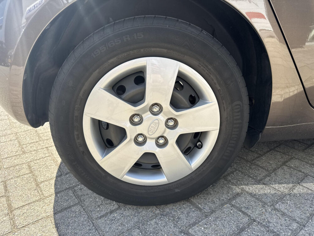 Kia Venga 1.4 CVVT DynamicPLusLine 17