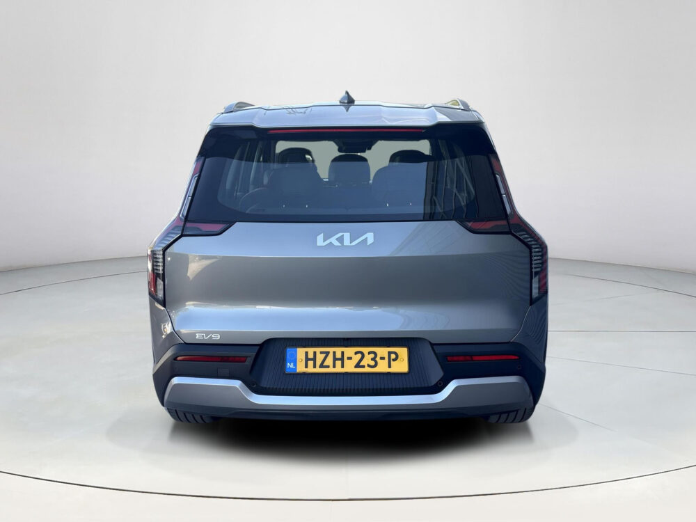 Kia EV9 First Edition 76.1 kWh 5