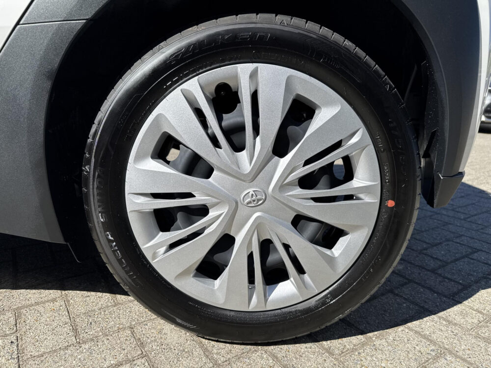 Toyota Aygo X 1.0 VVT-i MT Play 17