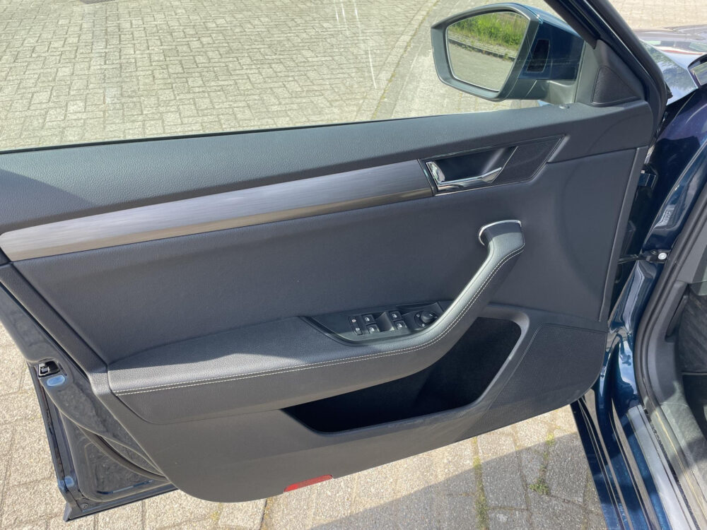 Škoda Superb 1.4 TSI iV Business Edition 9