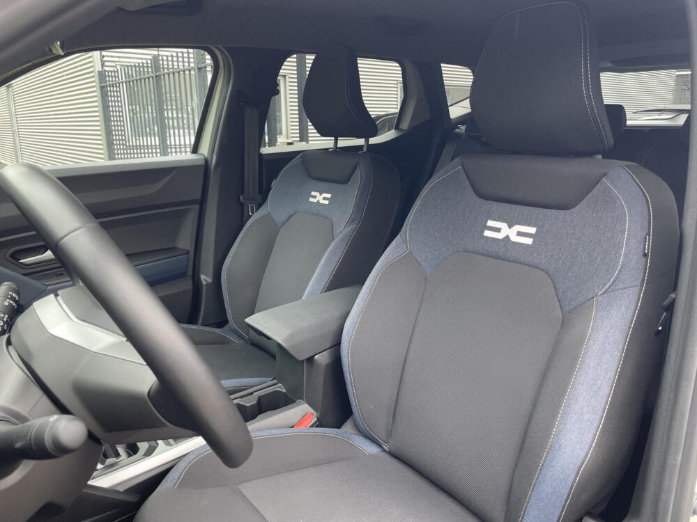 Dacia Duster 1.6 Hybrid 140 Extreme 10