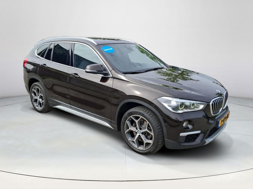 BMW X1 sDrive20i High Executive 6