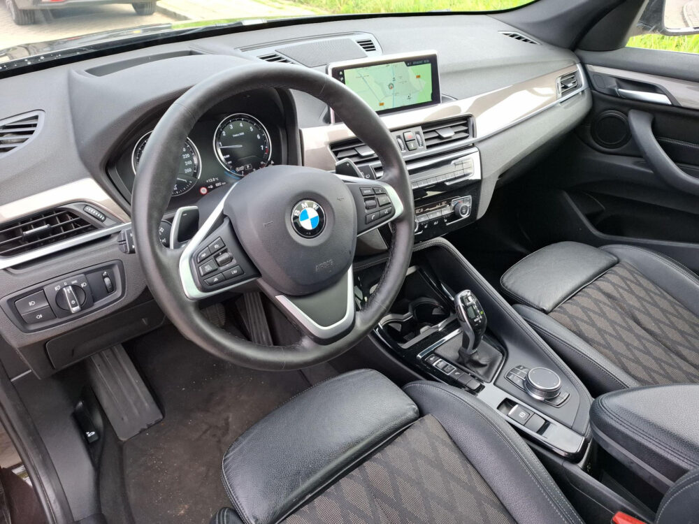 BMW X1 sDrive20i High Executive 8