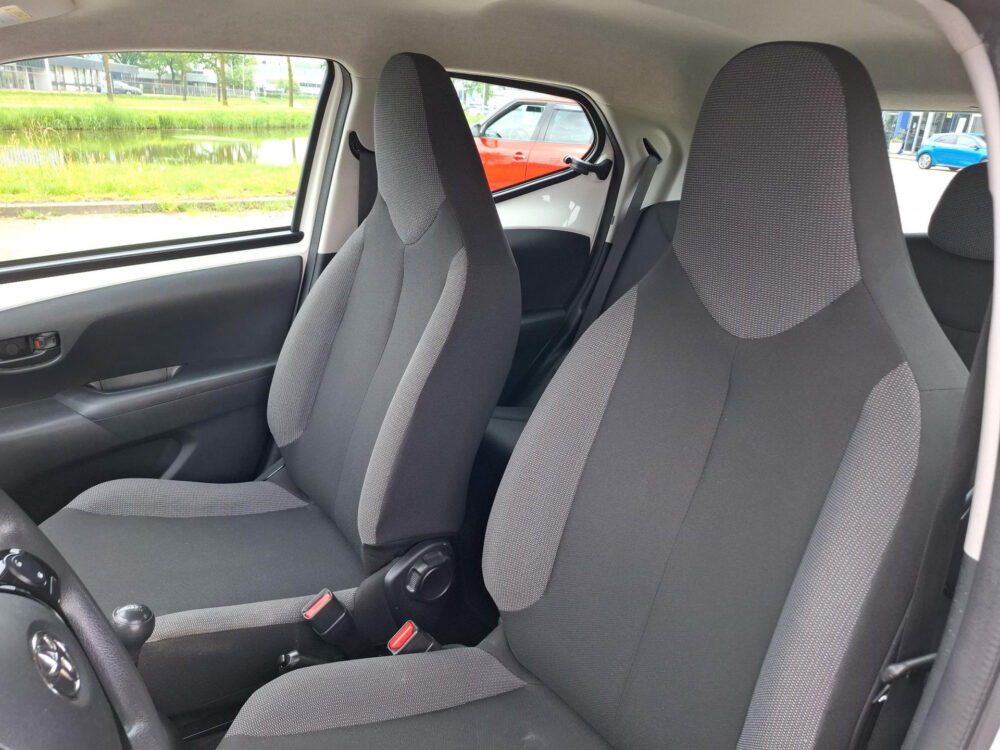 Toyota Aygo 1.0 VVT-i x-fun 10