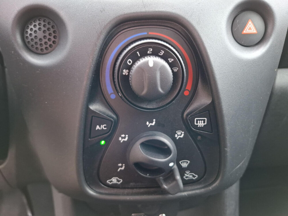 Toyota Aygo 1.0 VVT-i x-fun 26