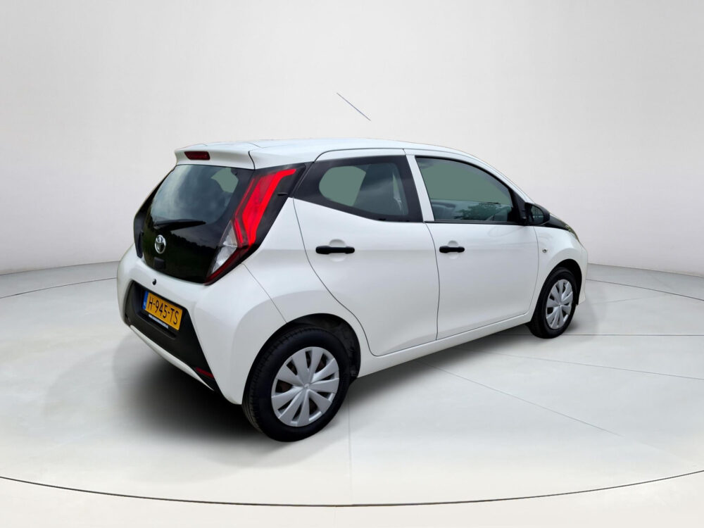 Toyota Aygo 1.0 VVT-i x-fun 4