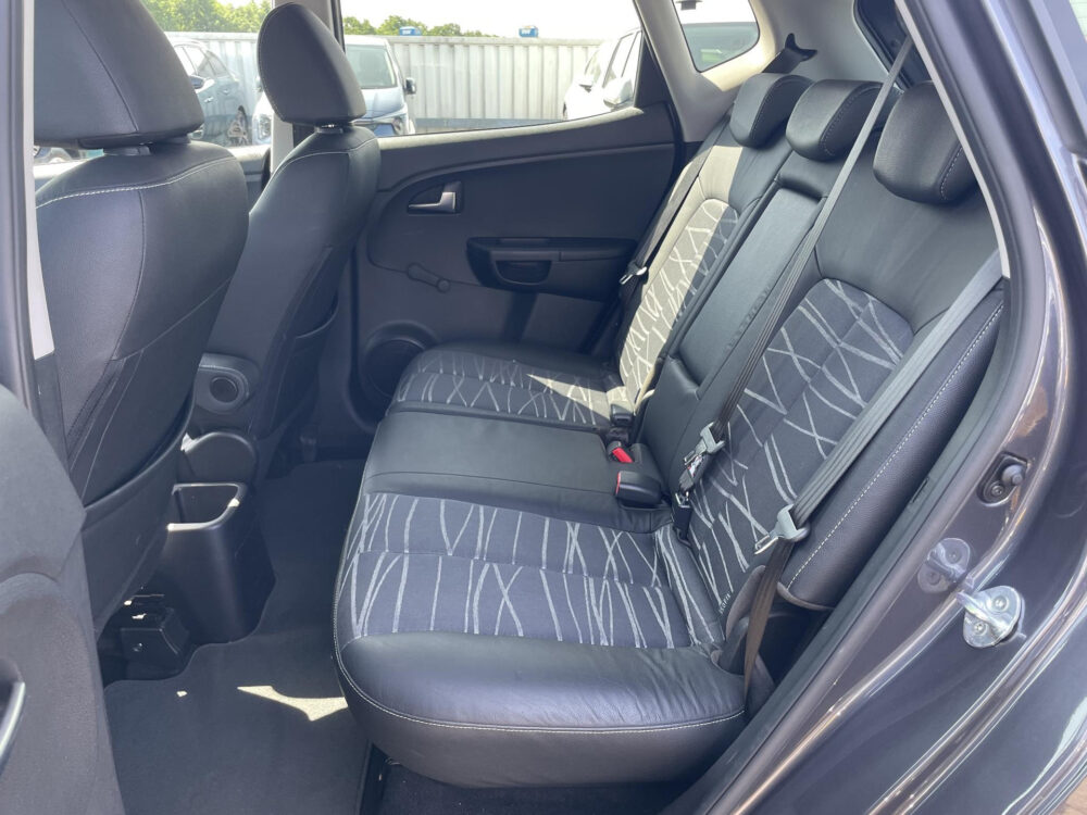 Kia Venga 1.4 CVVT First Edition 10