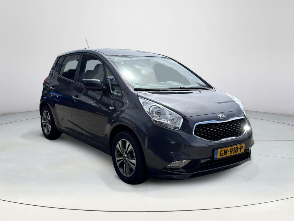 Kia Venga 1.4 CVVT First Edition 6